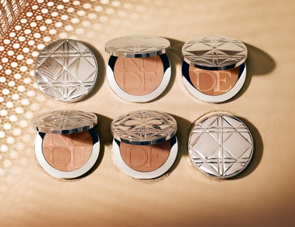 Diorskin Nude Tan moodpackshot 1 LR