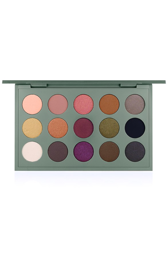 BROOKE SHIELDS-GRAVITAS-72